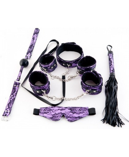 Большой кружевной набор пурпурного цвета: маска, наручники, оковы, ошейник, флоггер, кляп